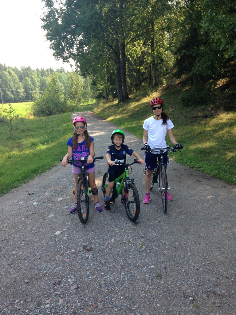 Cykelutflykt med familjen till Järvafältet