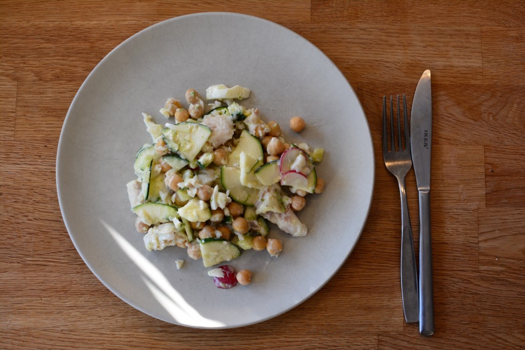 Fräsch lunchrätt med kikärtor och torsk