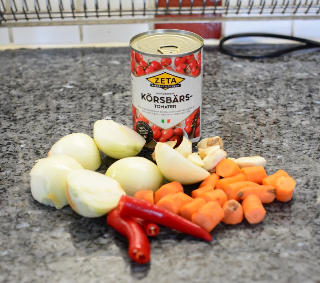 Enkelt att göra tomatsås från grunden!