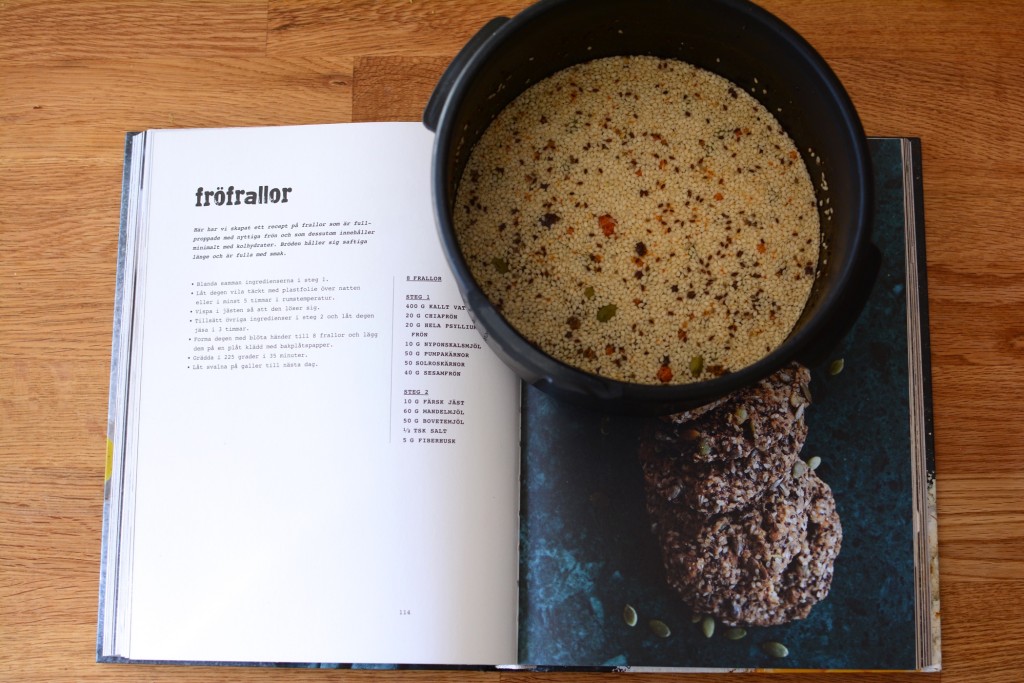 Fröblandningen ska svälla över natten.