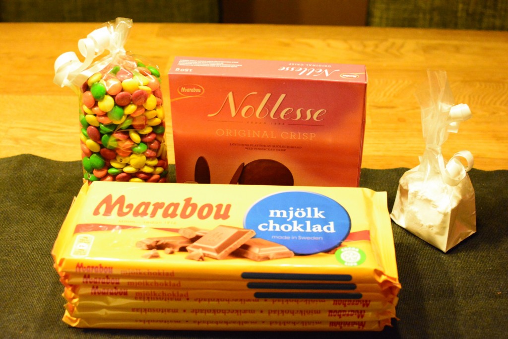 6 chokladkakor, Noblesse, Non stop och florsocker - bra bas för ett chokladhusbygge