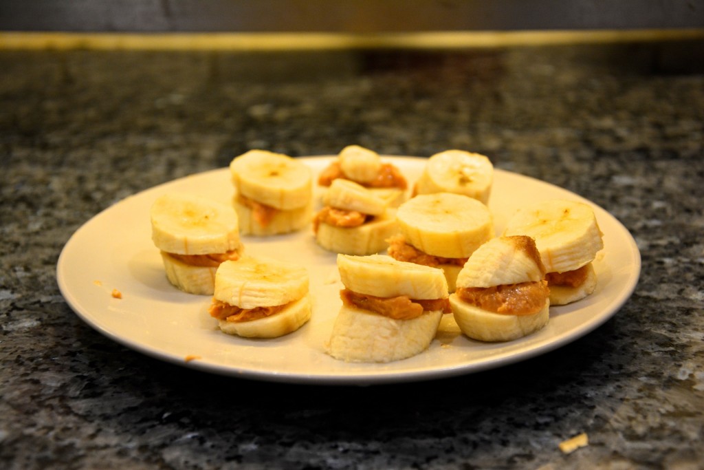 In i frysen innan de doppas i choklad