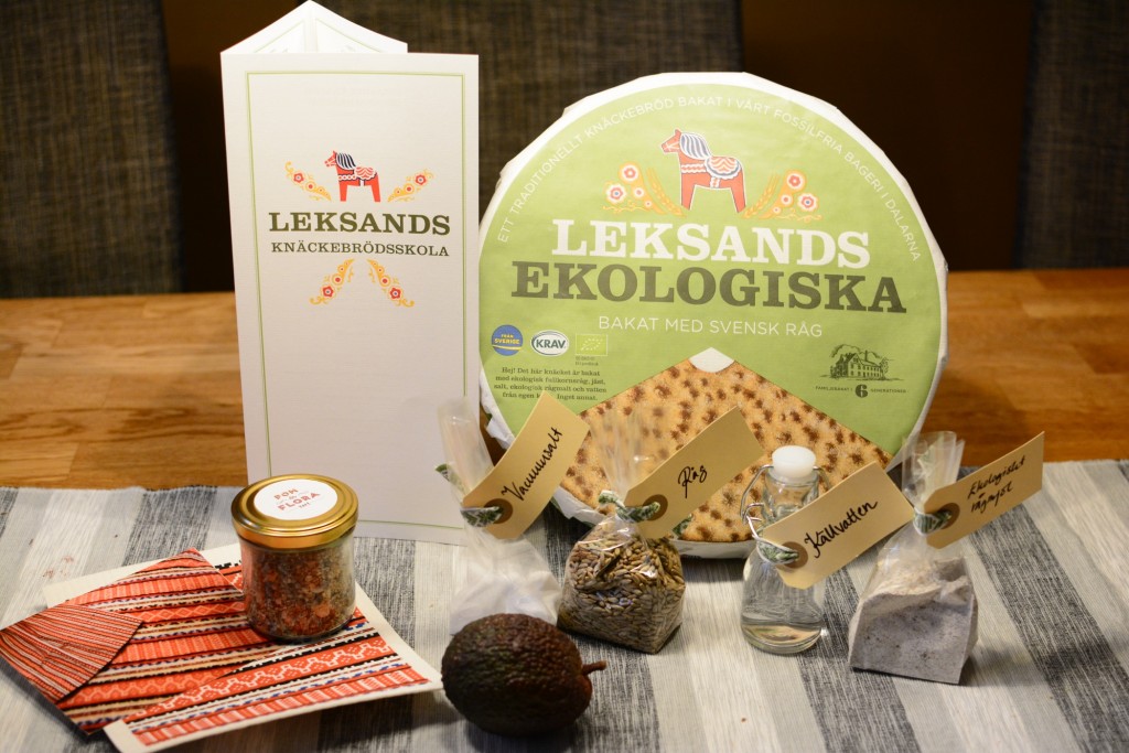 Njut av brödet med klassiska pålägg eller varför inte skivad avokado och dukkah?!