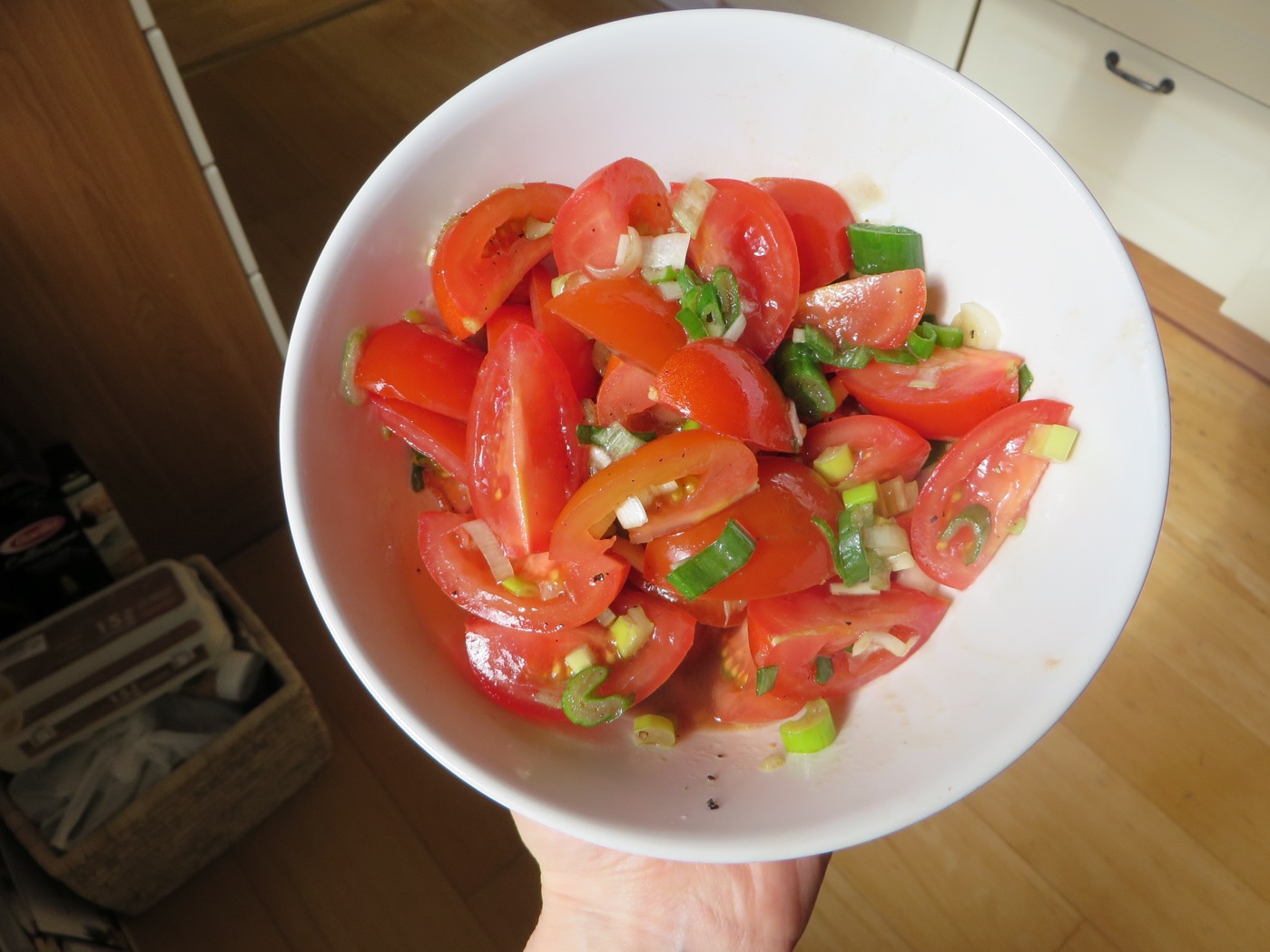 Färggrann och smakfull tomatsallad