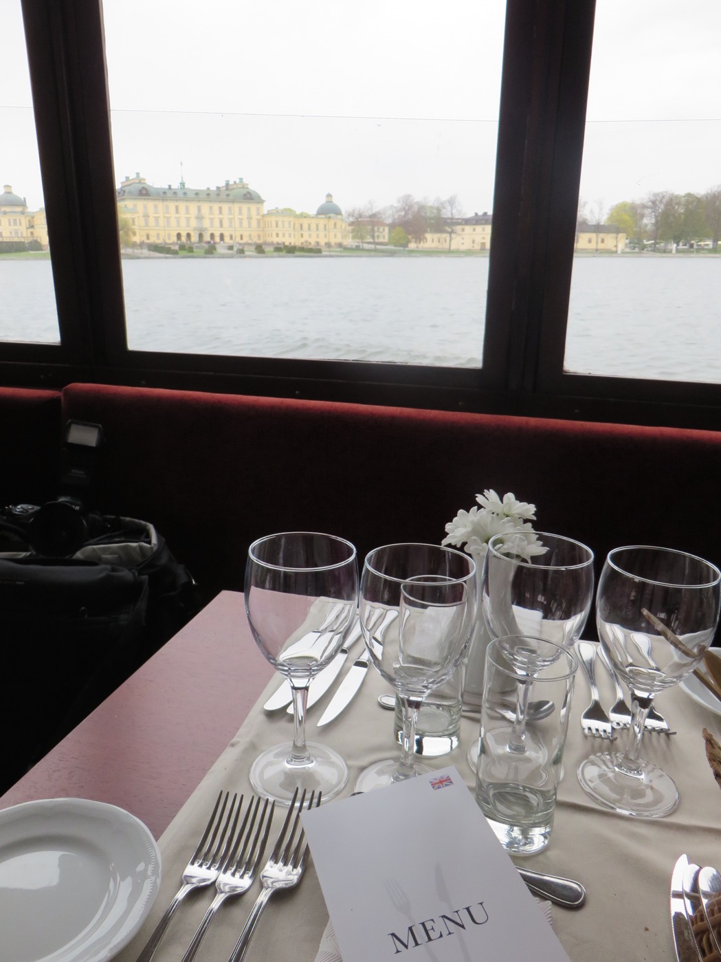 På S/S Drottningholm njuter du både av god mat och läcker utsikt.