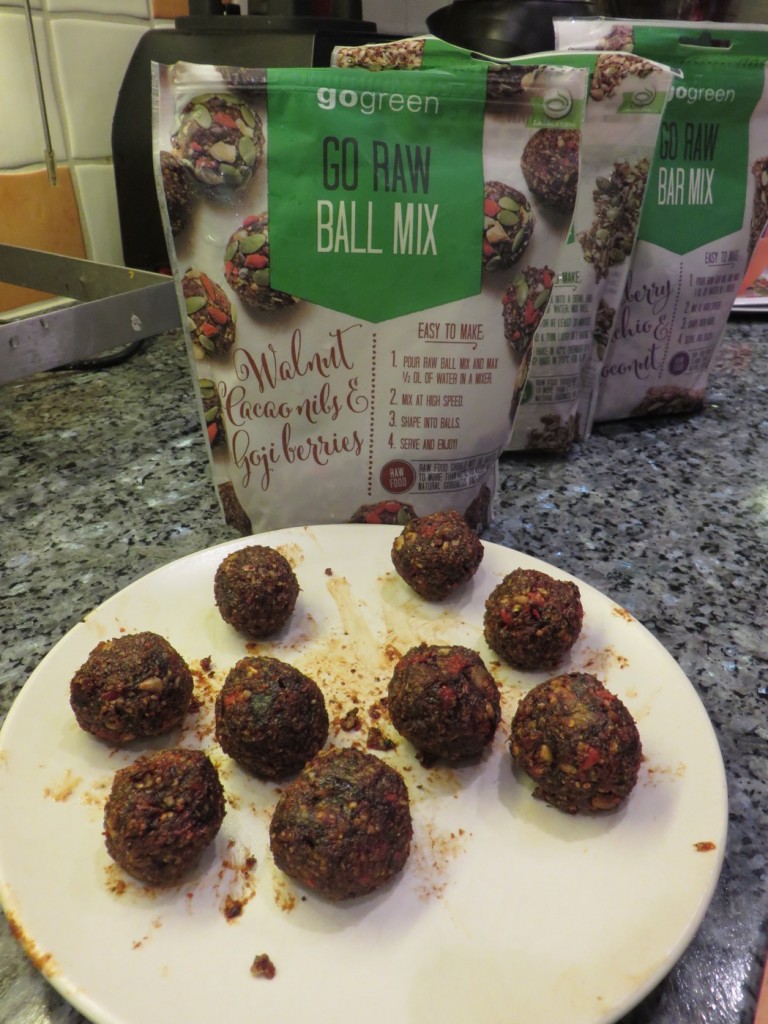 Färdiga raw food-bollar.