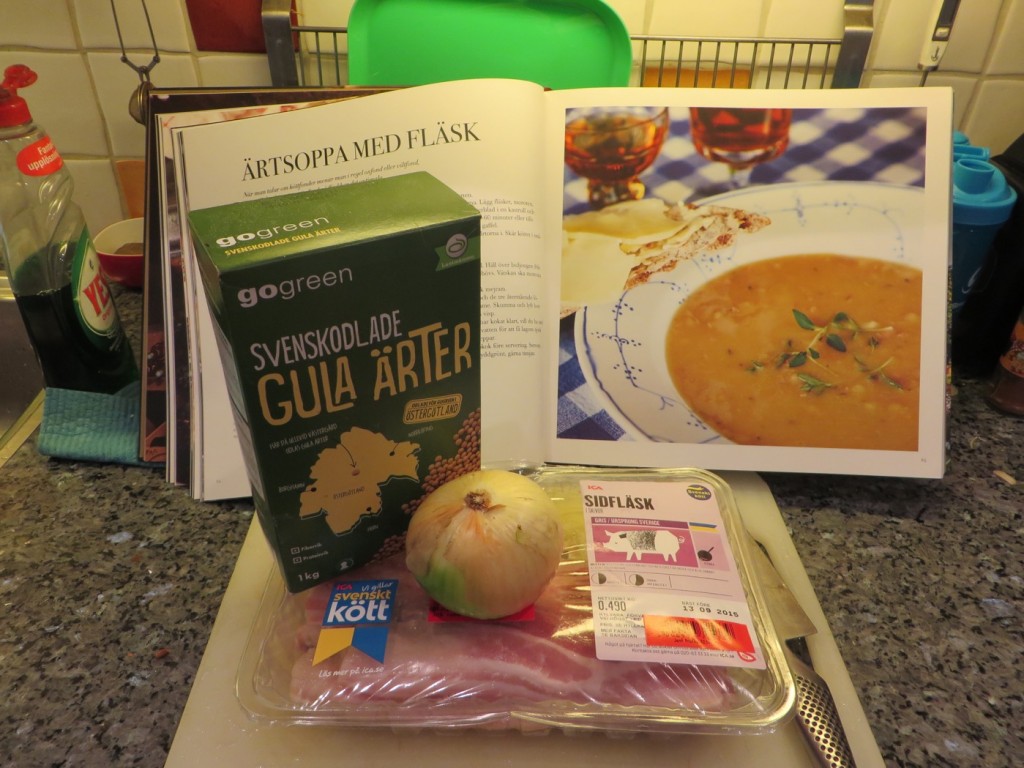 Ärtsoppa med fläsk in the making