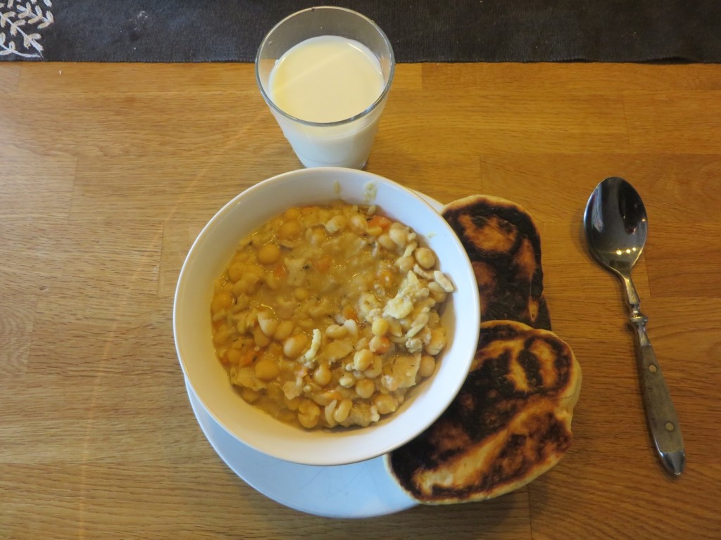 Ett glas mjölk till en god ärtsoppa fungerar toppen!