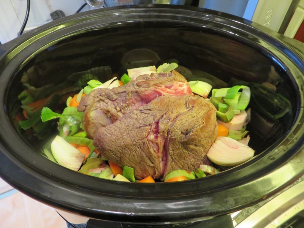Lägg ned alla ingredienser i Crock-Pot