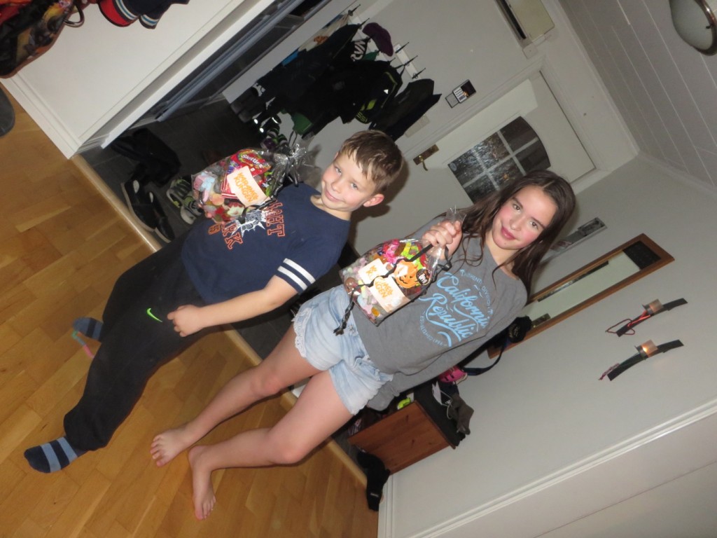 En påse till oss och en till den som först säger Bus eller karamellkungen