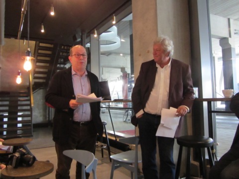 Jan Scherman och Ulf Elfving håller i programmet under Korvfestivalen 2014