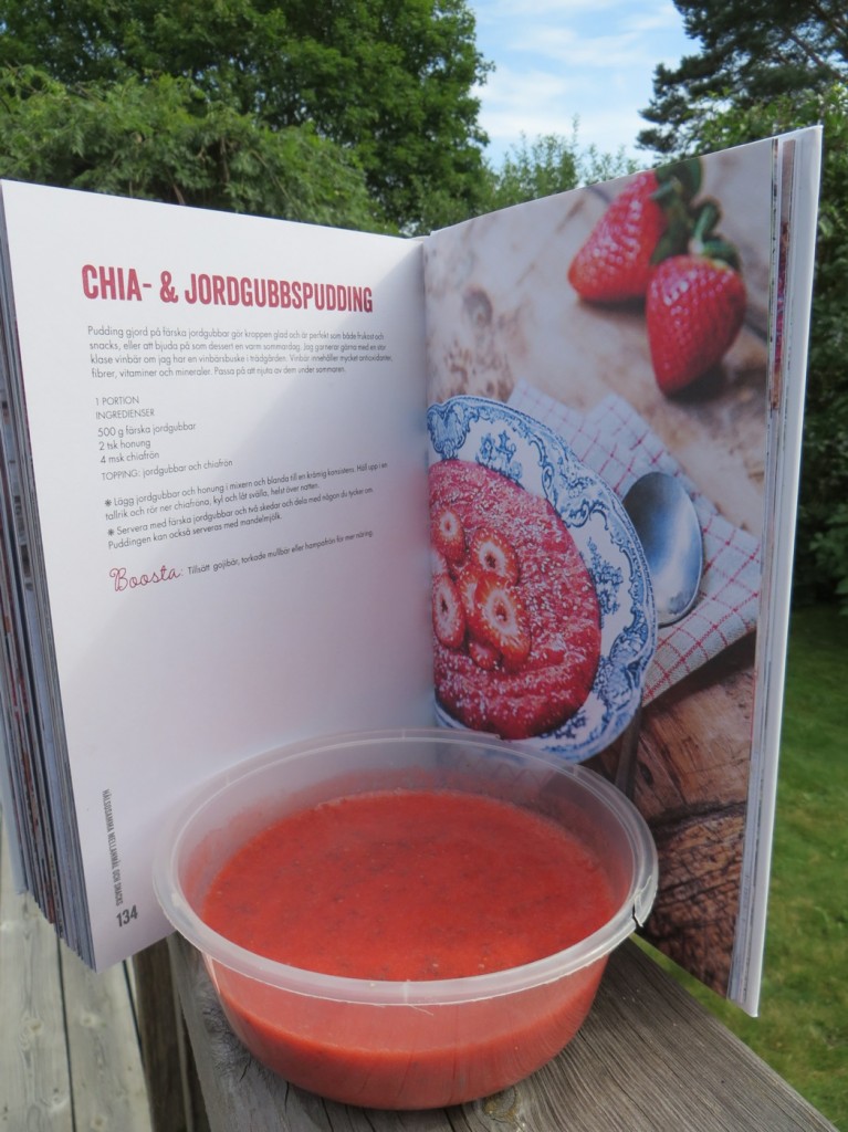 Chia- och jordgubbspudding