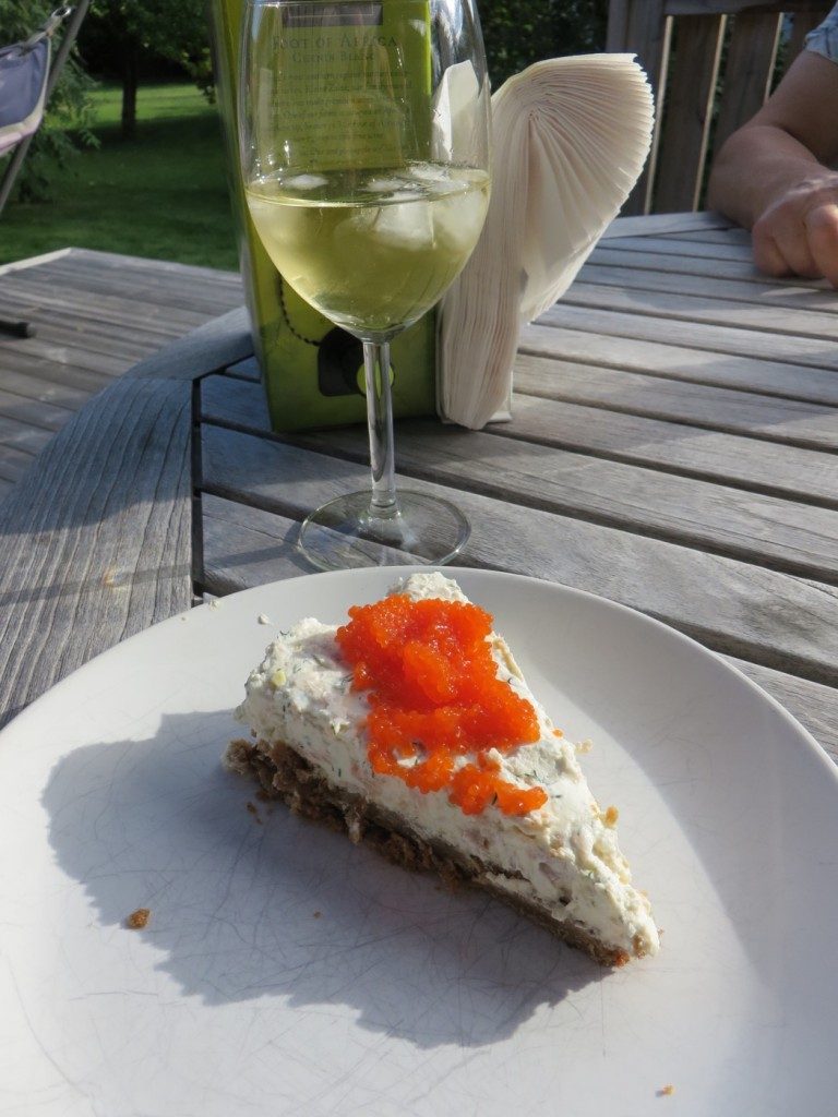 Läcker cheesecake av lax