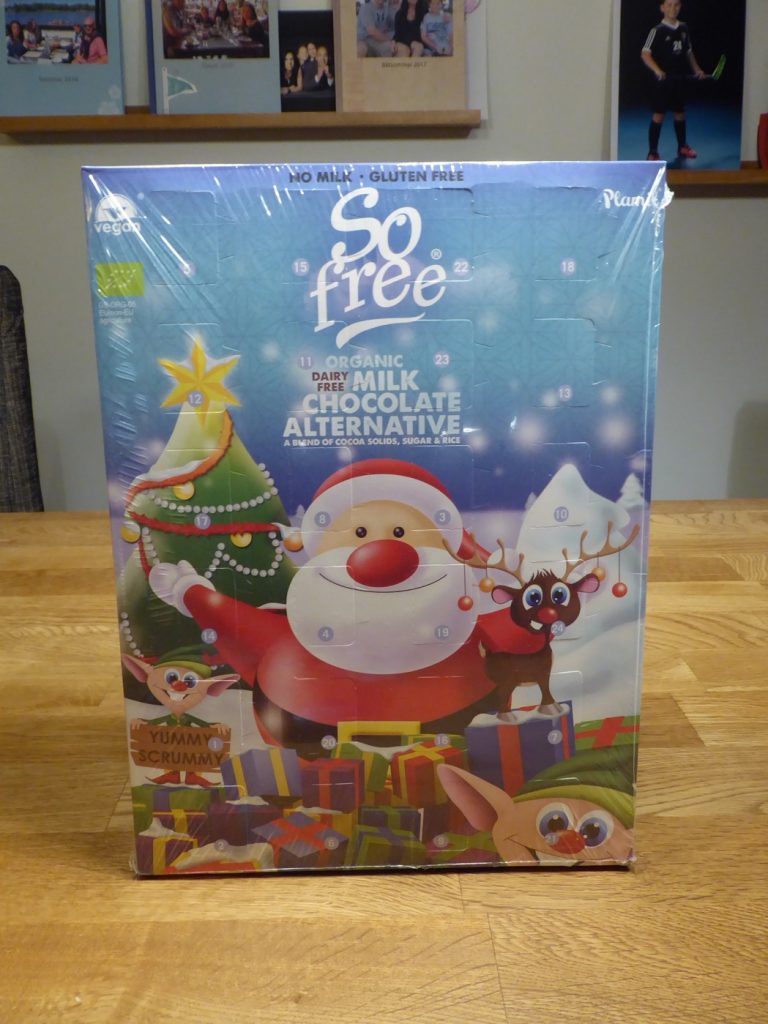Mjölkfri kalender med ljusa bitar av ekologisk och Fairtrade-märkt choklad