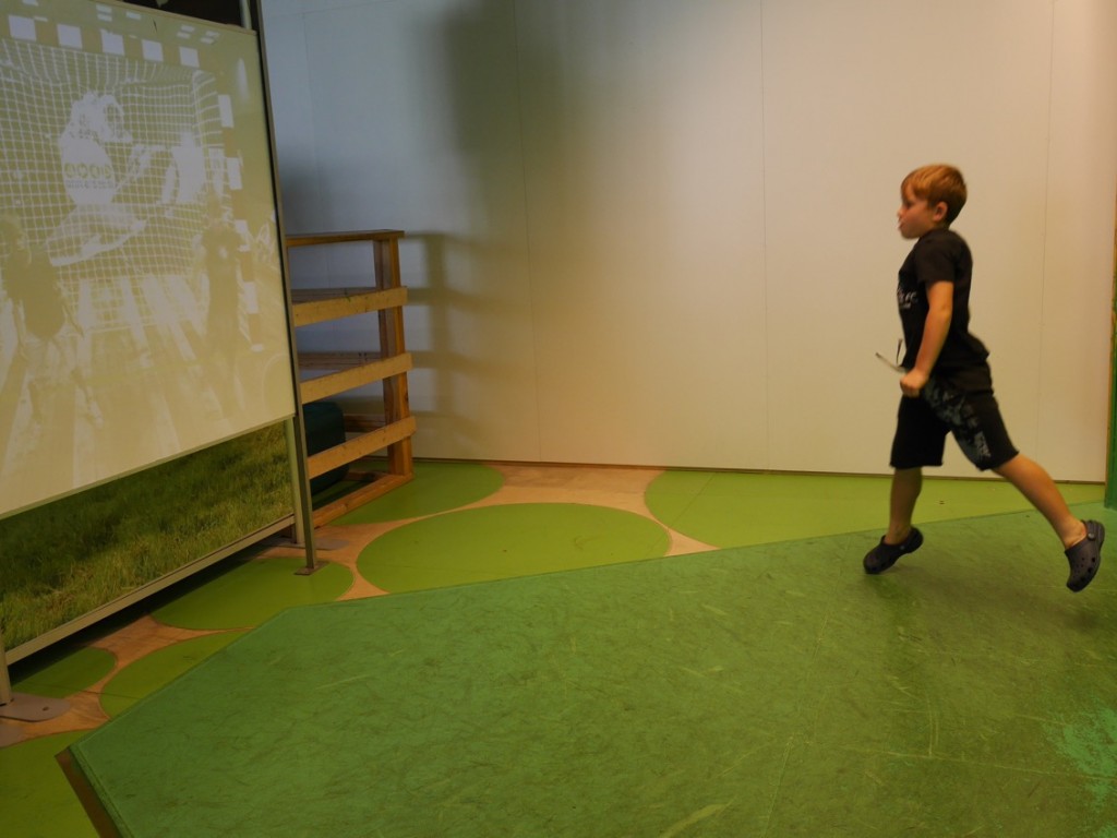 Fotbollsspel i utställningen Explora.