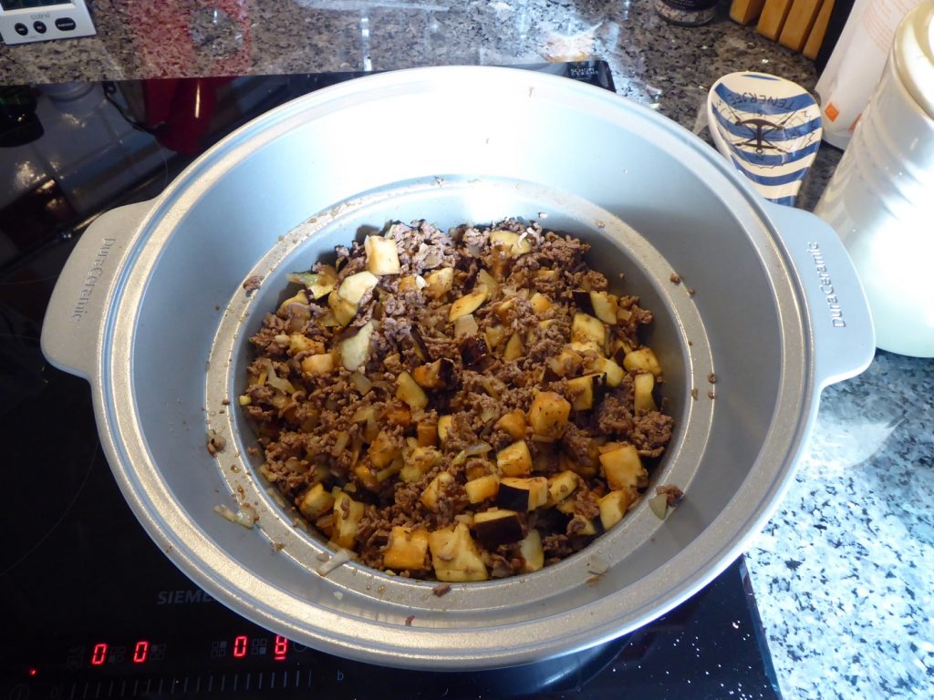 Jag bryner alltid köttet innan tillagning i Crock Pot.