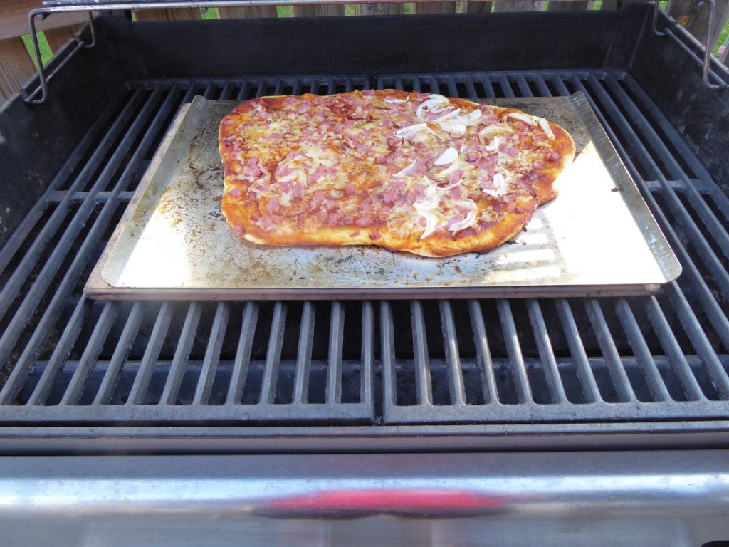 En riktigt varm baksten ger krispiga och goda pizzor.