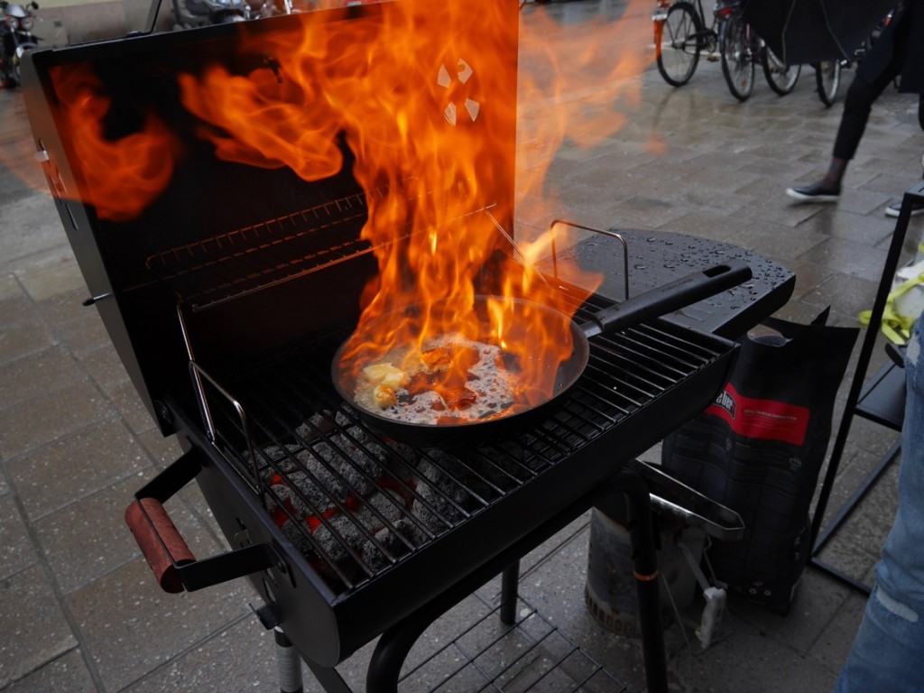 Flambering av Saganaki.