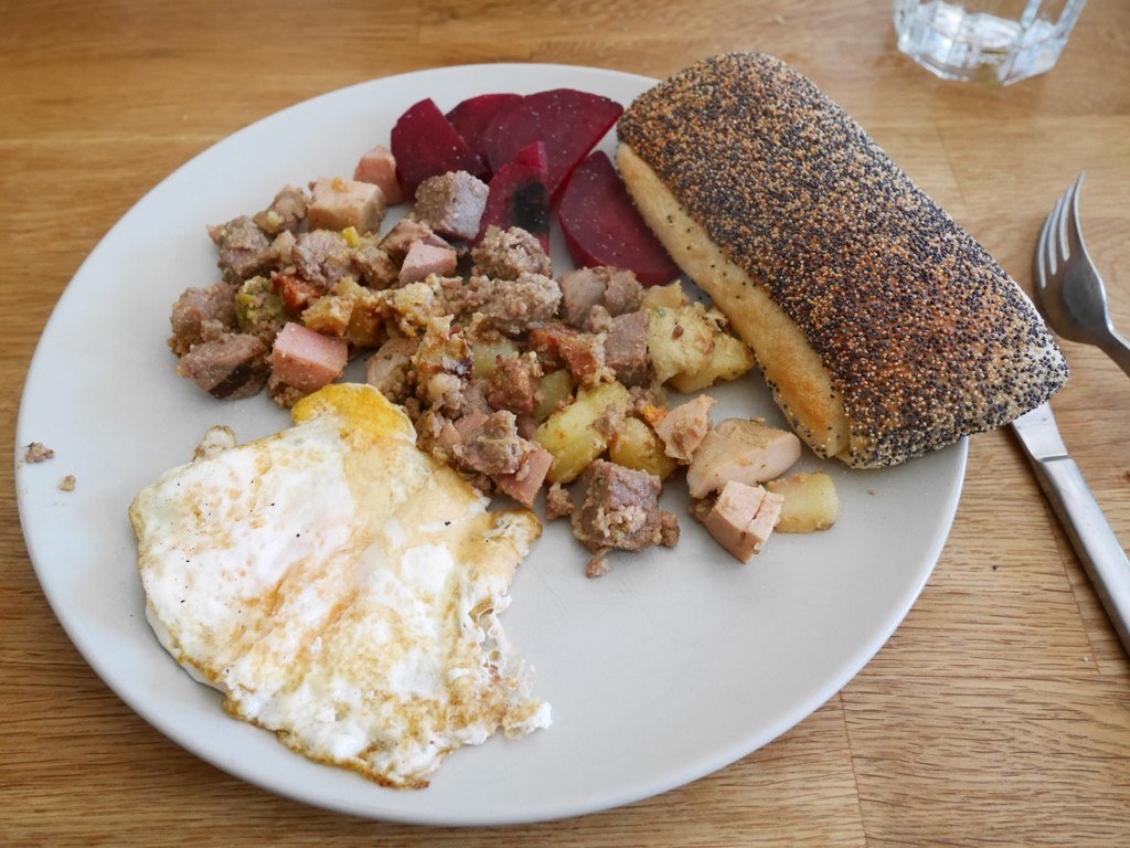 En smörfralla gör en vanlig restpytt fasligt mycket godare!