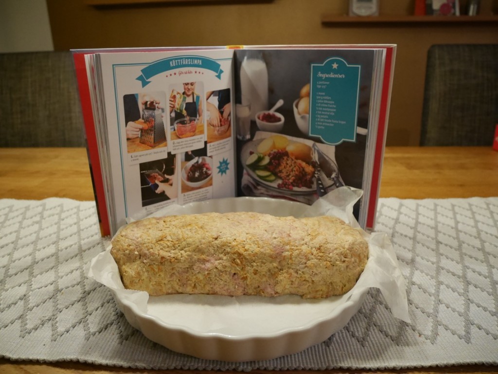 Köttfärslimpan redo att gräddas.