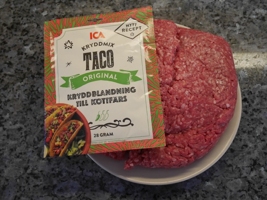Köttfärs och tacokrydda - ett måste till fredagstaco!