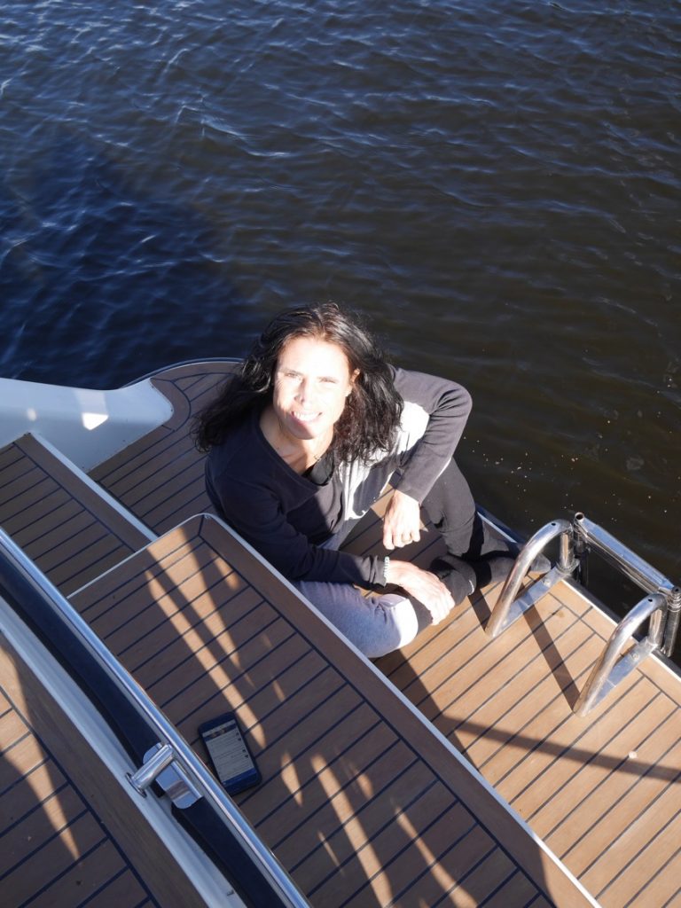 Njuter på badbryggan!