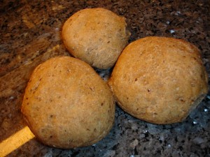 Nybakat rågbröd