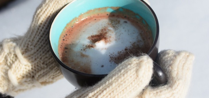 Underbart krämig och smakrik nyttig varm choklad.