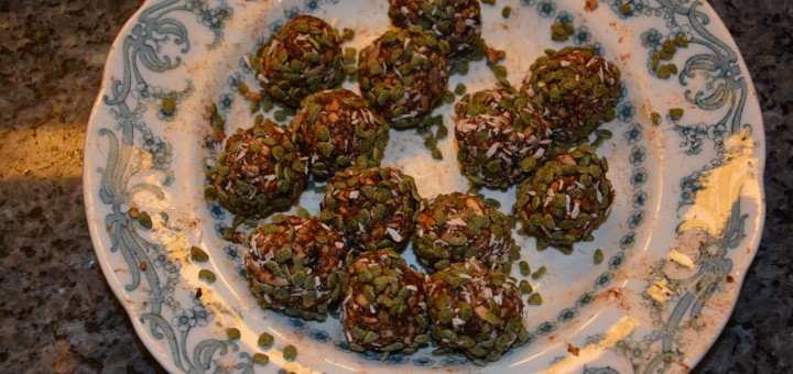 Helt fantastiskt nyttiga och goda nötfria rawfoodbollar!