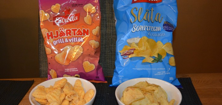 Sourcream & Onion på släta chips och Hjärtan med smak av grill och vitlök