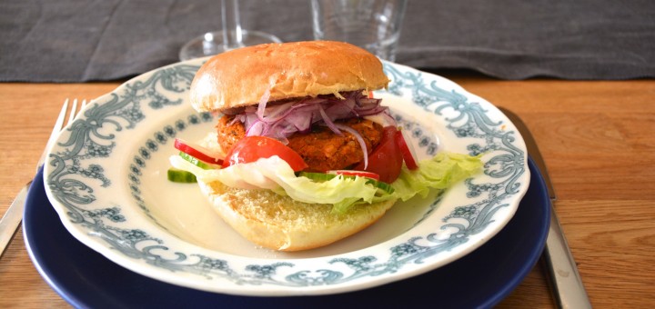 Hugg in på den ultimata veganska burgaren