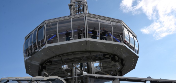 "UFO"n rymmer 60 personer åt gången och turen tar 7 minuter.