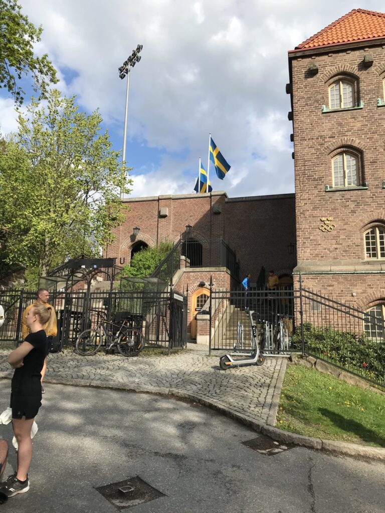 Den fysiska banan utgår från Stockholm Stadion och är en 5 km naturskön sträcka.