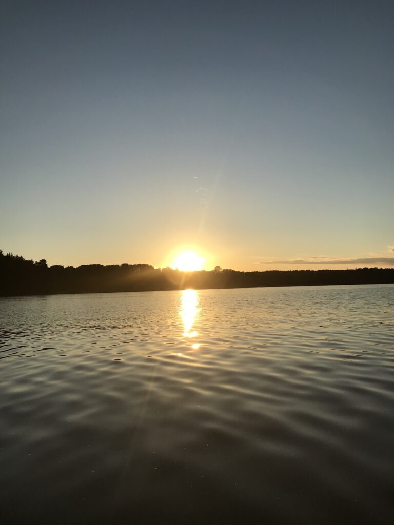 En SUP-tur tillsammans i solnedgången - höjden av romantik och så magiskt!