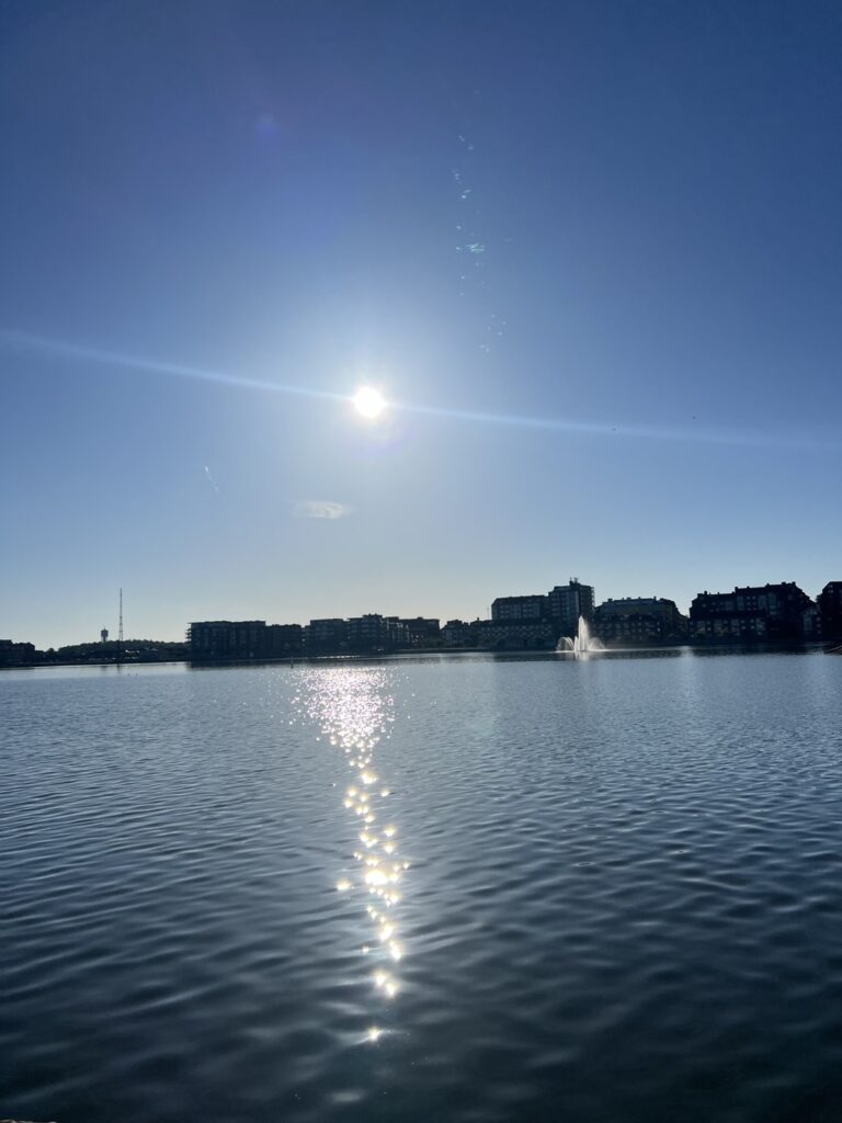 Karlskrona i härlig morgonsol.