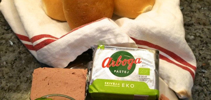 Nybakta frallor! Ja, jag lät bageriet stå för bakkonsten denna gång!!!