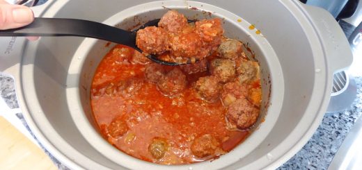 Ljuvliga köttbullar i tomatsås i Crock Pot