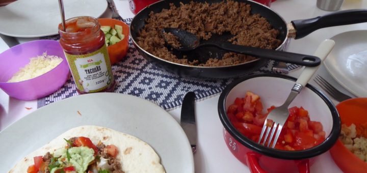 Enkelt och mycket poppis med tacos.Tacos är enkelt och mycket poppis!