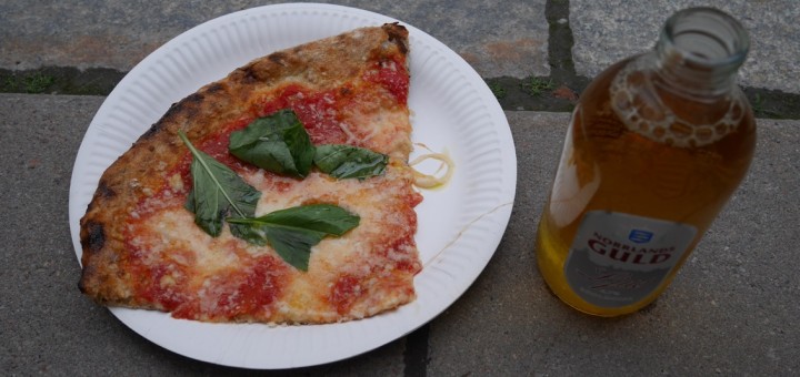 En helt makalöst god pizza. Jag och Mattias åt 5-6 slice var!!!