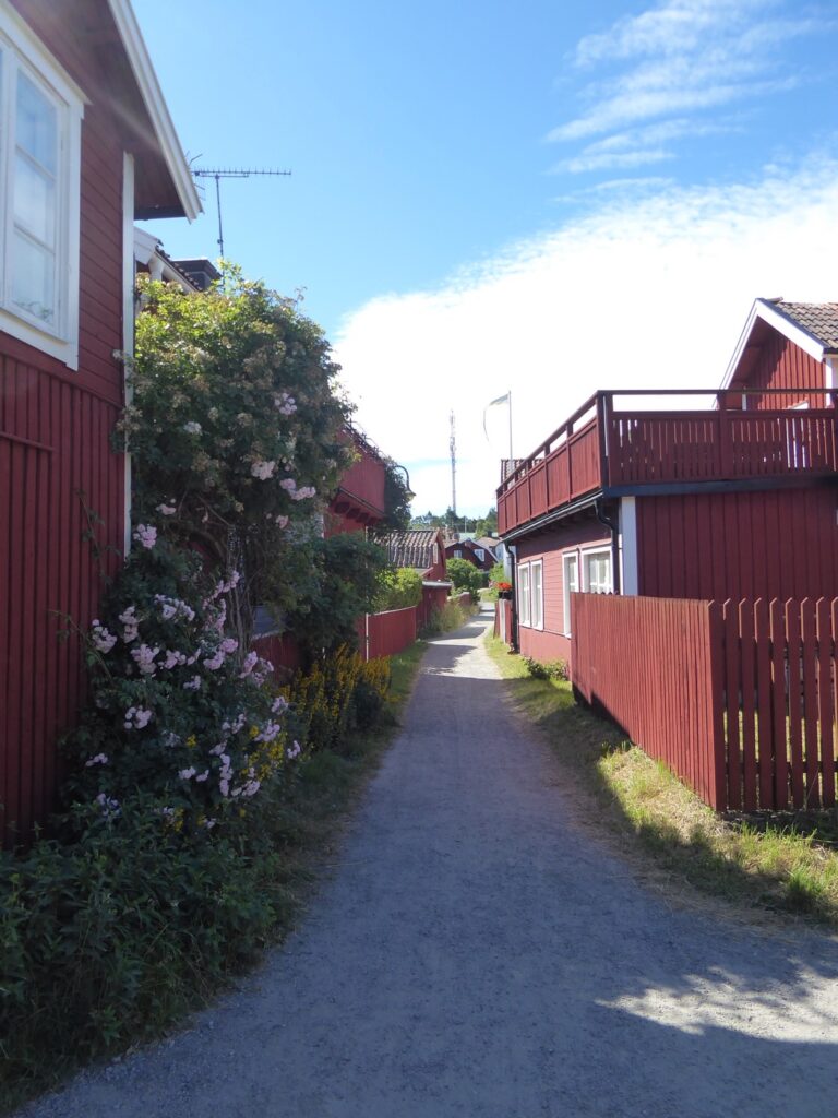 Så mysigt i Sandhamn by.