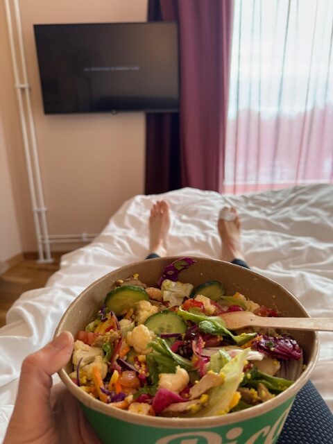 Köpelunch i sängen!