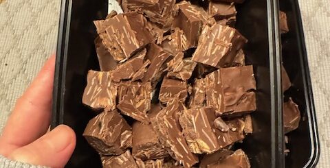 Wienernougat är perfekt både till uppesittarkvällen och till julfika.