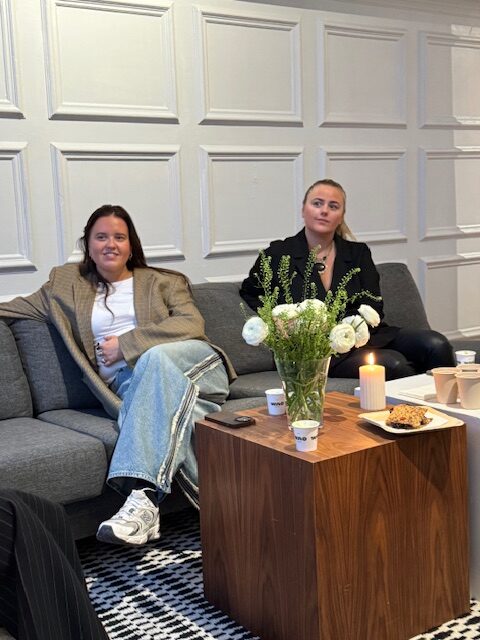 Foodgeekz är ispiratörerna och matkreatörerna Emmy och Evelina Hammelfelt.