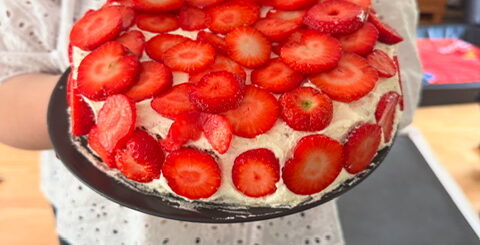 Himmelsk jordgubbstårta