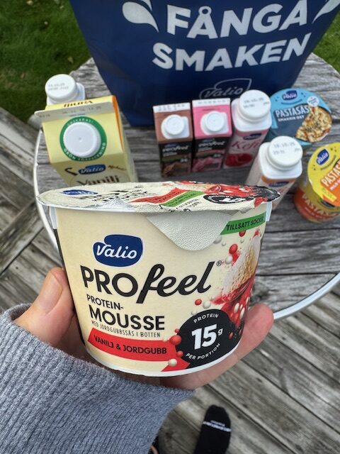 Valio PROfeel proteinmousse vanilj & jordgubb