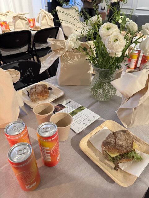 Vi bjöds på frukost och en goodiebag med Under Your Skin produkter!