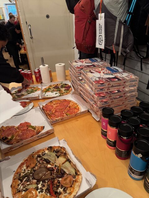 Pizzaparty till lunch.