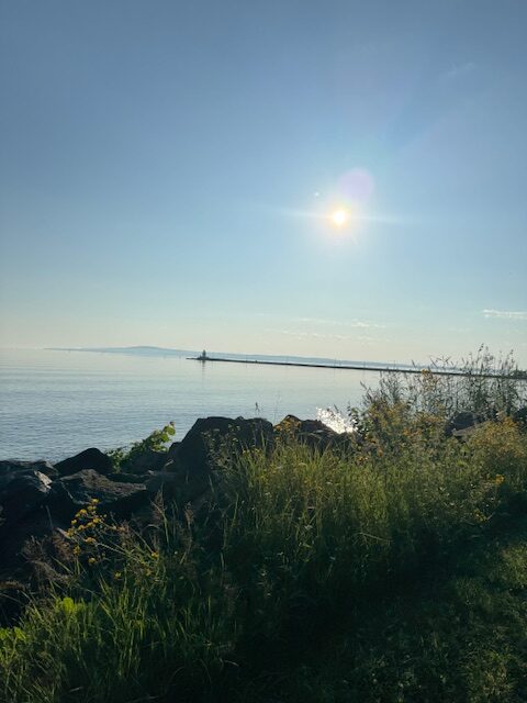 Vacker strandpromenad!